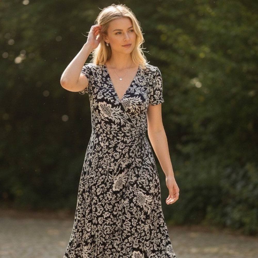 Attention Wrap Dress Women Large Black White Floral Short Sleeve V-Neck Stretch
